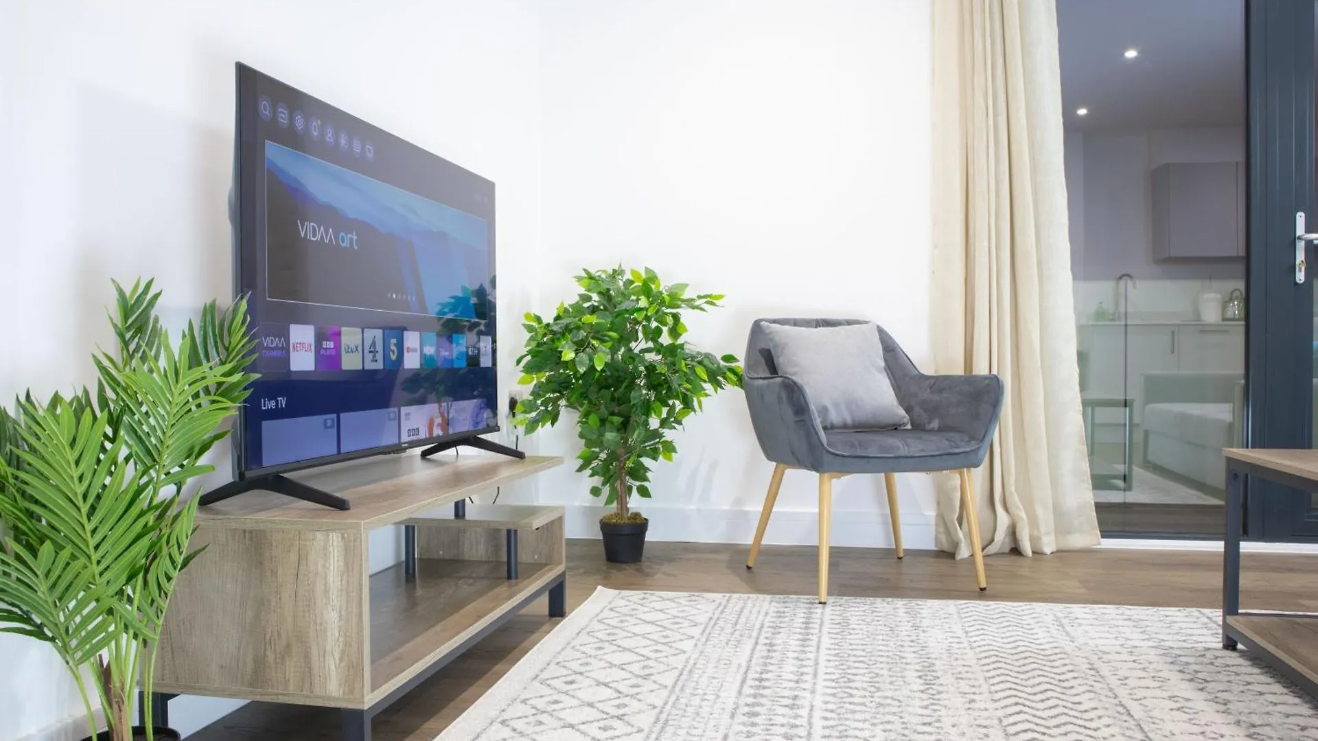 Central 2 Bed 2 Bath Penthouse Near Beach, Hospital - Long Stay Rates Available Brighton 0*,  United Kingdom